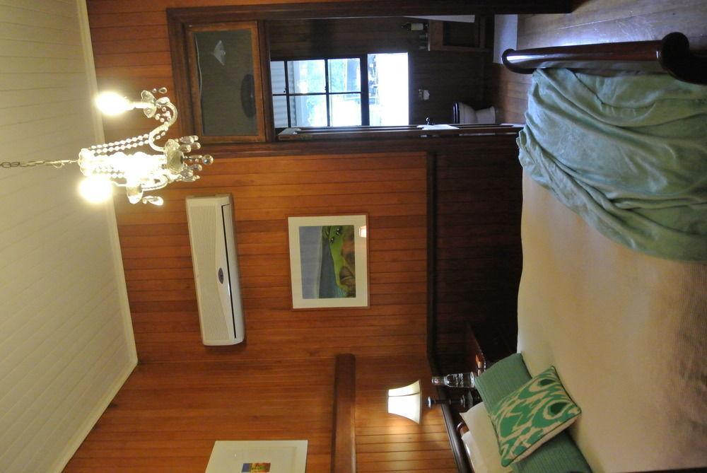 Wiss House Bed & Breakfast Kalbar Екстер'єр фото