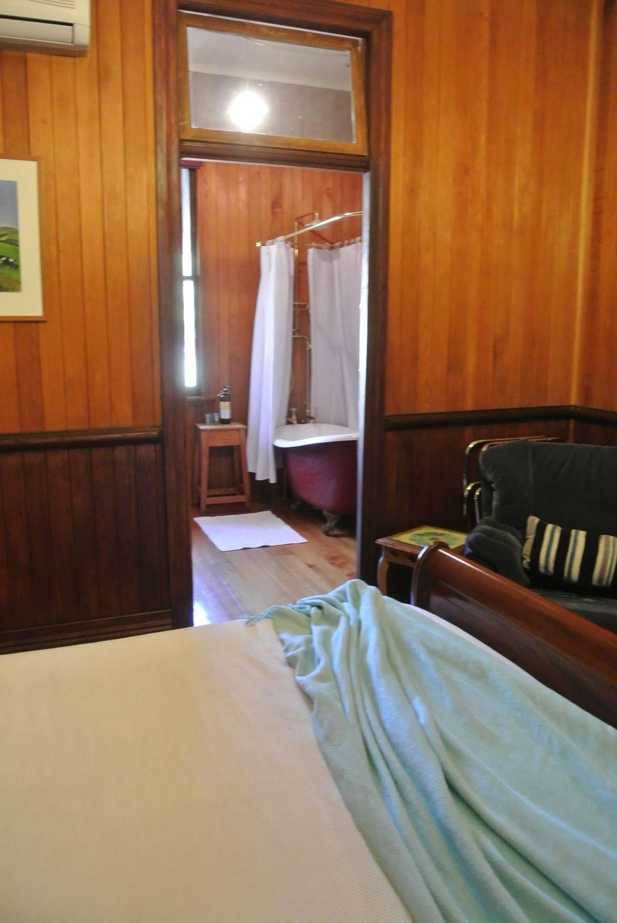 Wiss House Bed & Breakfast Kalbar Екстер'єр фото